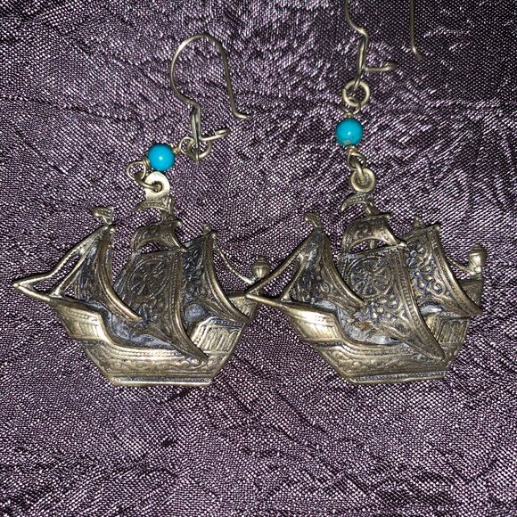 Vintage 925 Sterling Silver Cutter Earrings with Aged Patina Finish - Picture 4 of 11